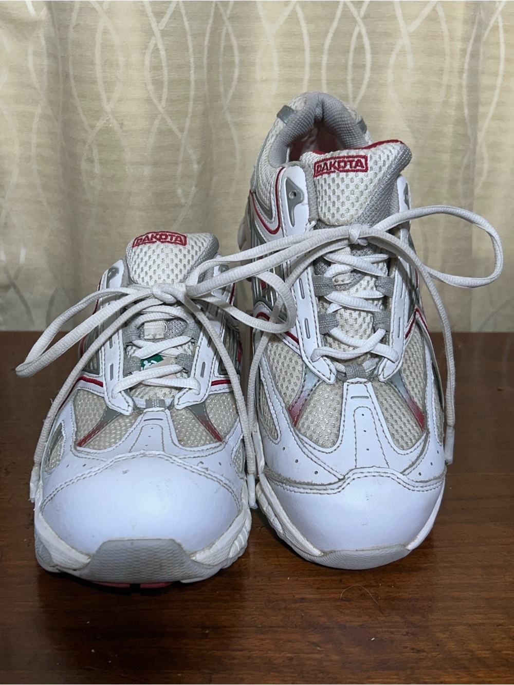 Dakota Men’s Athletic Style Safety Shoes with Steel Toesin White with Red Accent